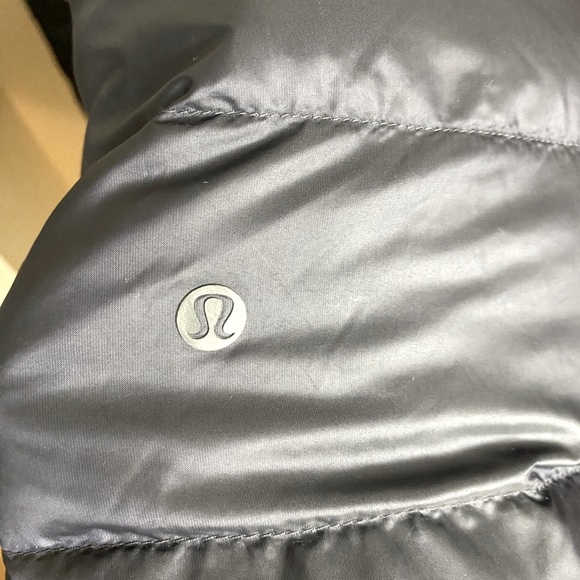 Lululemon Brave The Cold Jacket 4 - Picture 6 of 9